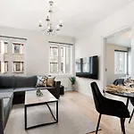 Luxury 4-Bedroom Apartment In Oslo\'S Heart - Walk To Major Attractions